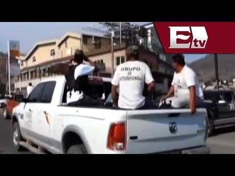 Autodefensas patrullan las calles de Arteaga, Michoacán, para capturar a La Tuta/ Gloria Contreras