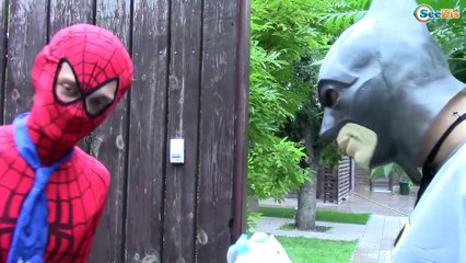 Frozen Elsa turns into Spiderman w/ Hulk Joker Maleficent! Superhero Fun IRL