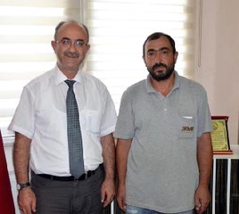 Çöpte Bulduğu 49 Bin TL'yi,Evini Temizlerken Çöpe Atan Yaşlı Kadına İade Etti