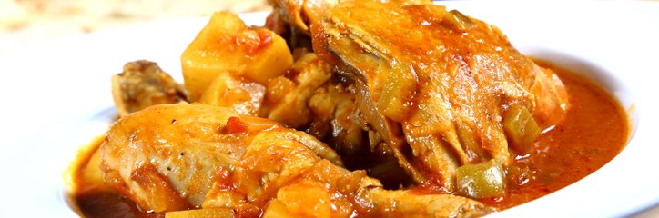 بالفيديو، وصفة الدجاج بالكاري وصلصة الطماطم