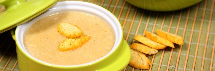 حساء الكوسا الكريمي الأكثر من شهية بالفيديو