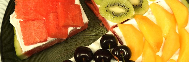 هل جربتي من قبل "بيتزا البطيخ والفواكه" ..الطريقة الكاملة بالفيديو