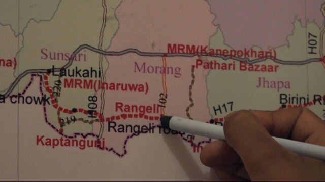 Nepal's Postal Highway: Villagers wait for repairs