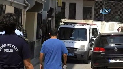 Dolap takarken camdan düştü