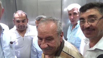 Asansörde Kalan Muhtar ve Gazetecileri İtfaiye Kurtardı