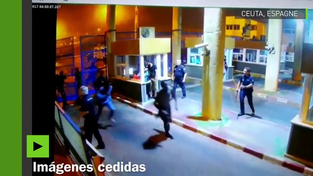 Un garde-frontière espagnol se casse la jambe en essayant d'arrêter des migrants (Ceuta)
