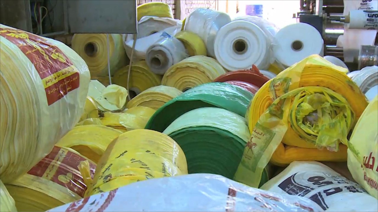 وقف صناعة وتداول أكياس البلاستيك يثير الجدل بالسودان