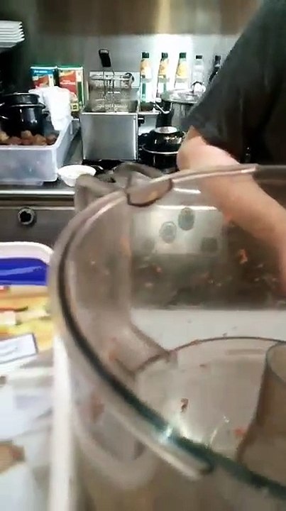 Cornet de frites à 1 euro à Liège: le snack "La Régence" est pris d'assaut!