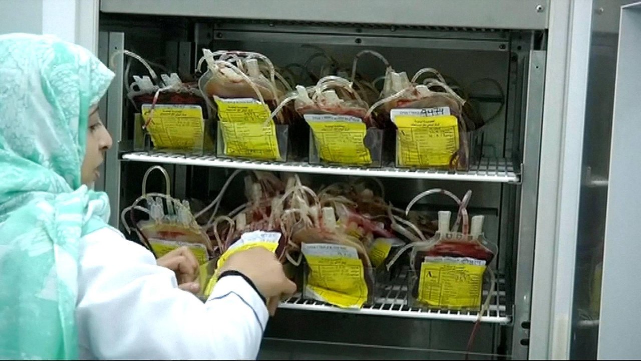 Yemen war: Fears as vital blood bank centre fac...