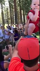 Justin Timberlake fait le Roi Lion avec un bébé