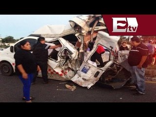 Tráiler vuelca en Texcoco con saldo de siete muertos / Titulares con Vianey Esquinca