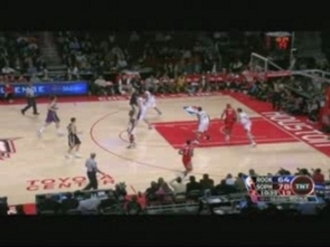 All Star Game 2006 - Andre Iguodala beetwen the legs dunk