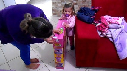 Lívia ganhou uma cozinha___1°parte