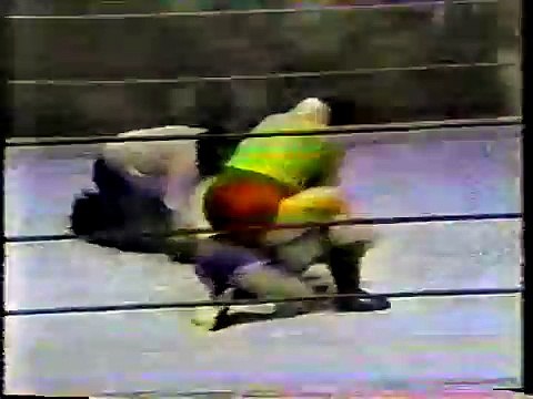 Maple Leaf Wrestling: Killer Khan vs. Johnny Weaver