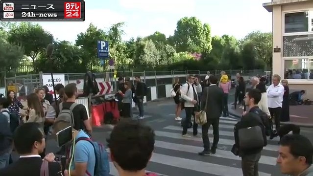 パリ郊外で兵士に車突っ込む　テロ可能性も｜ニュース 動画 News24h