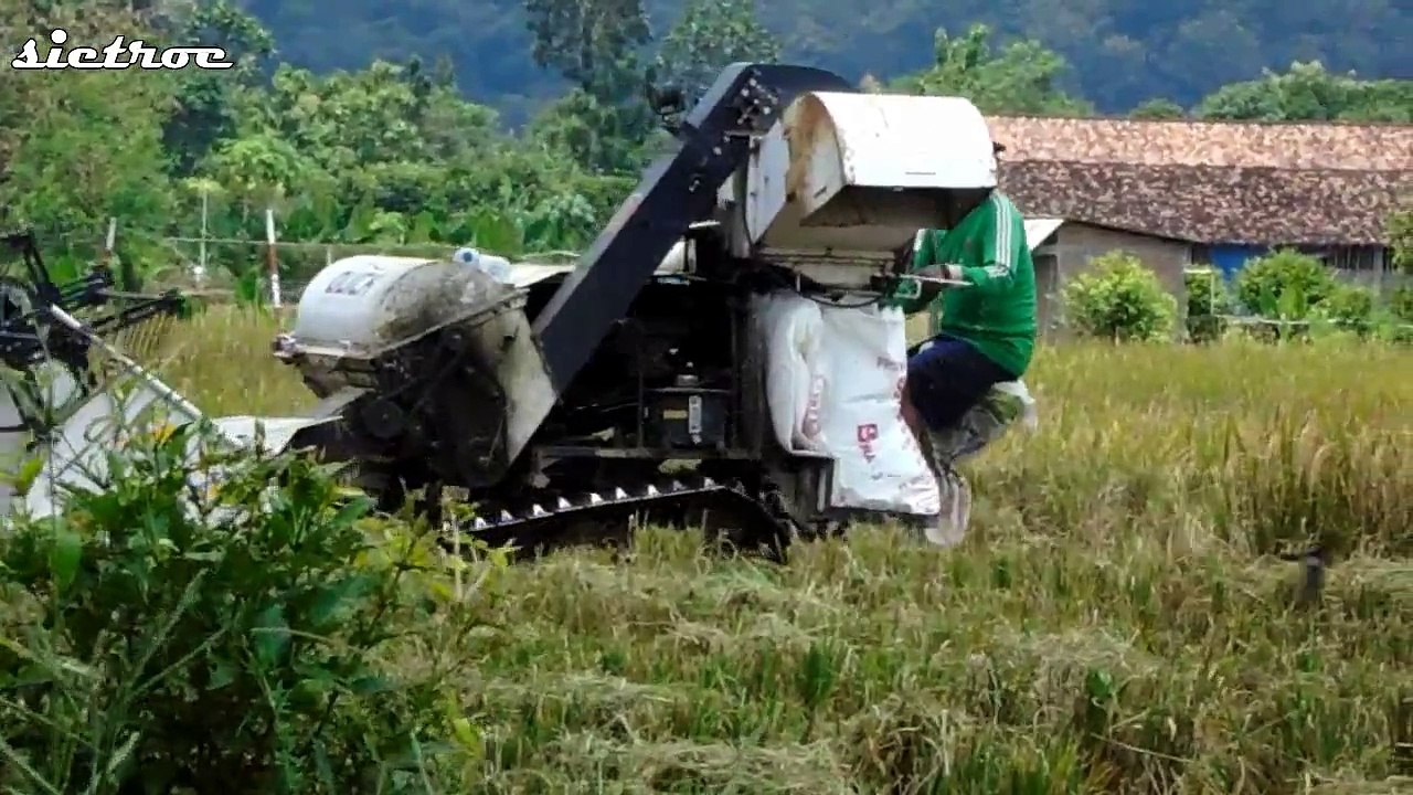 QUICK HARVESTER H 140 R ( Alat Pemotong Padi)
