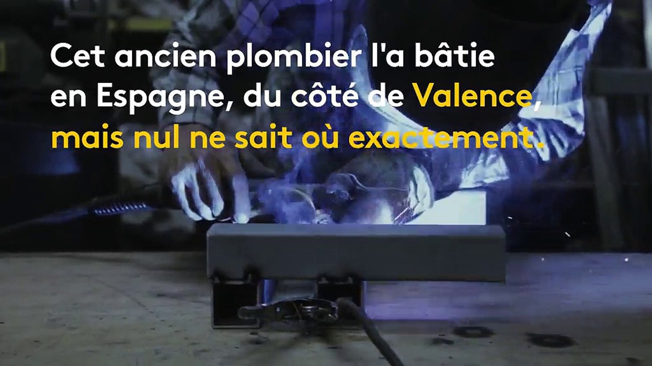 Un designer espagnol construit un petit studio sous un pont
