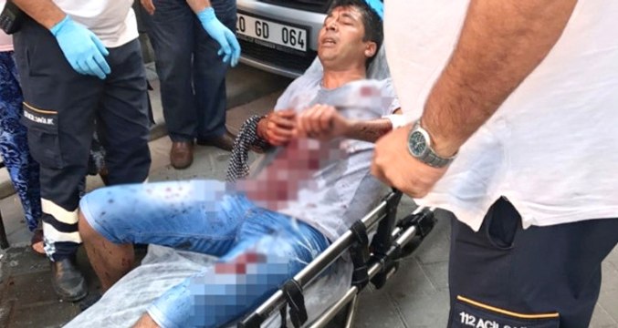 Boşanmak Üzere Olduğu Karısını Başka Erkekle Gören Koca, Dehşet Saçtı