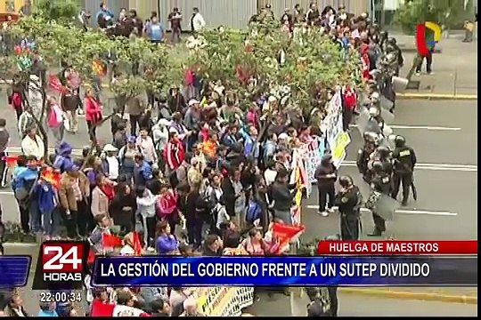 Expertos en educación analizan gestión del Ejecutivo frente a la huelga de maestros