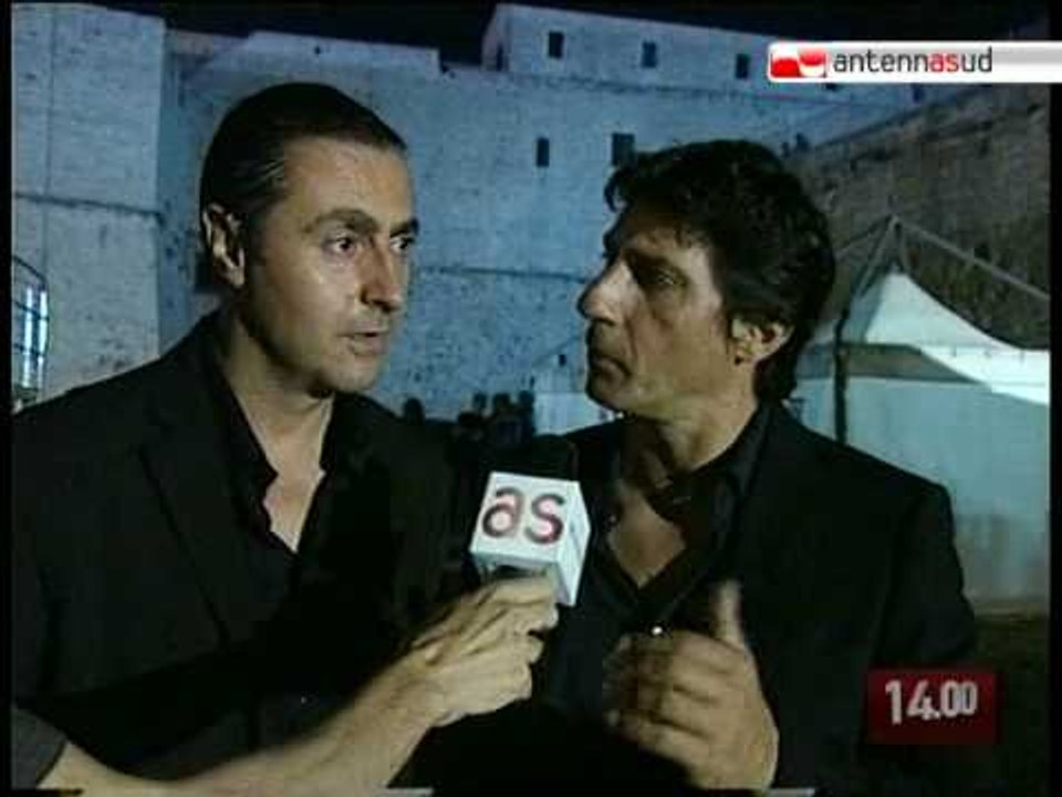 TG 05.07.10 Tutti pazzi per l'italiano e... per il duo Solfrizzi-Stornaiolo