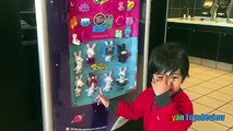 Pour content intérieur enfants repas Cour de récréation jouets transformateurs Mcdonald surprise ryan toysreview