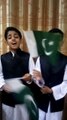 ان بچوں نے اپنے ملک سے محبت کا اظہار بہت ہی خوبصورت انداز میں ملی نغمہ گا کر کیا۔ ویڈیو:  میاں یوسف۔ لاہور