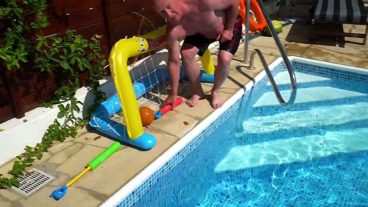 WAKING UP IN A POOL!!! *PRANK*