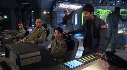 Stargate Atlantis S03E10 The Return, Part 1