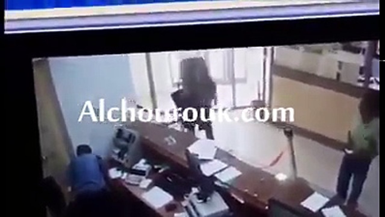 فيديو لعملية السطو المسلح على فرع بنكي بأريانة ملة لعب السرقة ولات جهار بهار يا عمار لطف وبرى