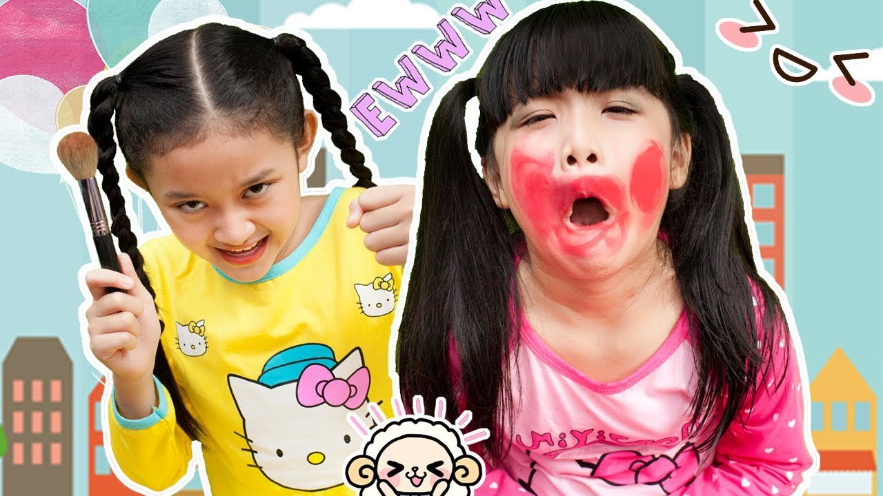 Bad Baby Annabelle Make Up Fail vs Victoria Toy Freaks Famille Hidden Surprise Egg Bad Kid Toy Baby