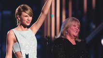Taylor Swift's mother breaks down at groping trial