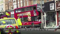 Londres: un bus à impériale s'encastre dans un magasin, faisant dix blessés