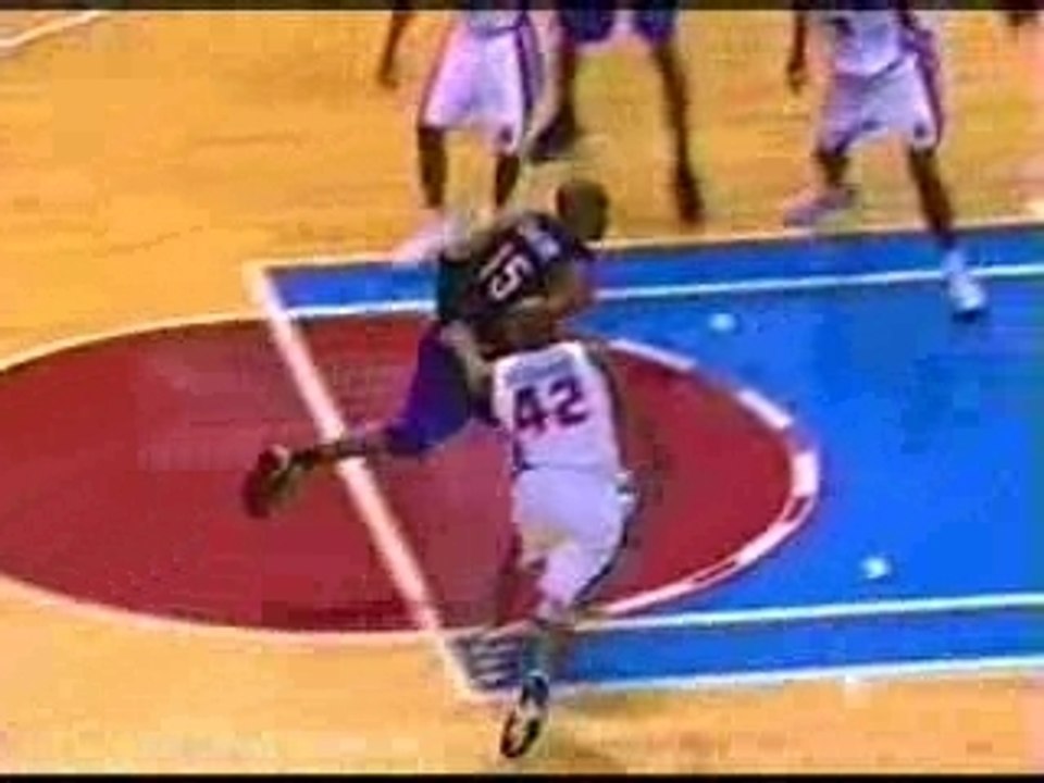 Vince Carter over Ben Wallace