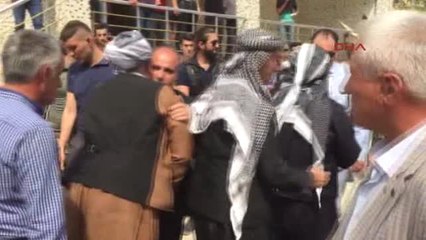 Descargar video: Şırnak AK Parti Şırnak Milletvekili Adayı Lezgin Adıyaman Kalp Krizinden Öldü