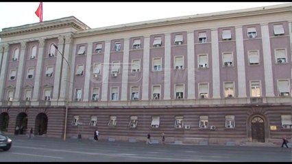 Ora News -  KLSH kallëzon në Prokurori 4 drejtorë të bashkisë Roskovec