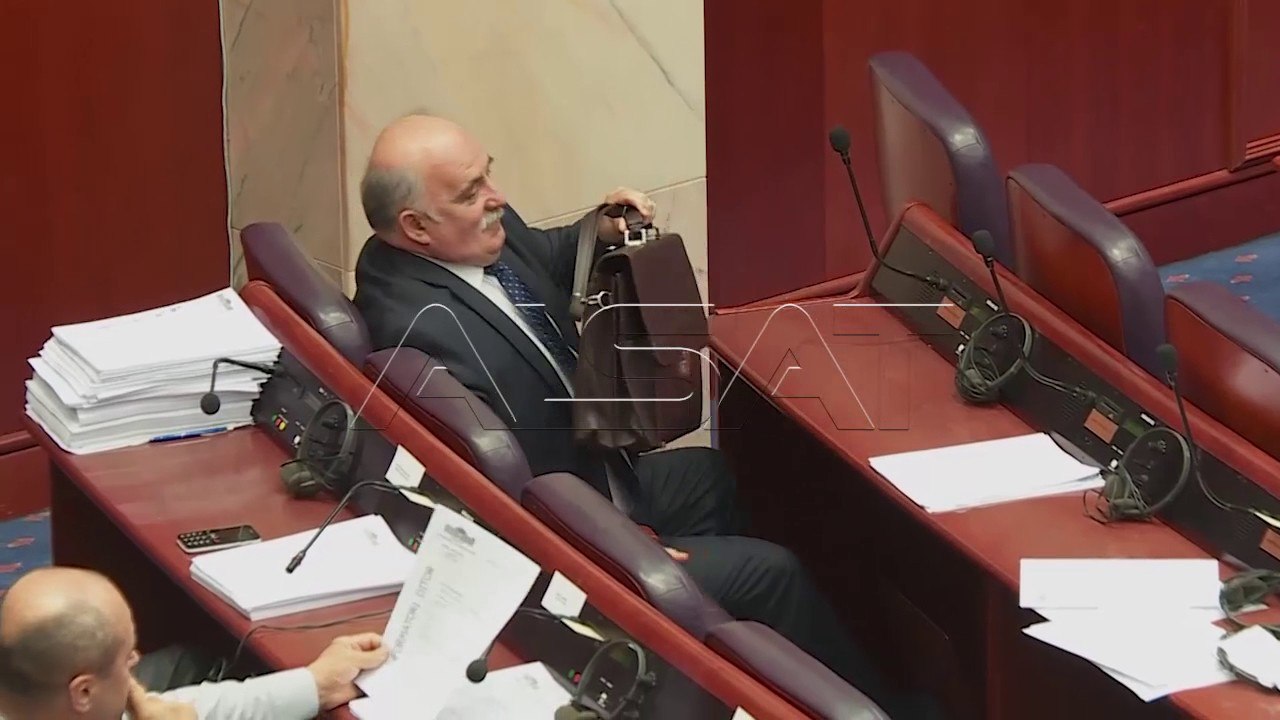 Антикорупциска и денес молчи за барањето на ВМР...