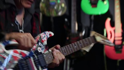 Steve Vai 30 years of the Ibanez JEM