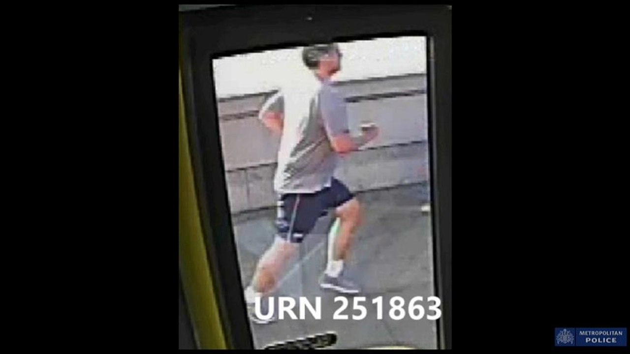 Gefasst: gesuchter Jogger, der Frau vor Bus stieß