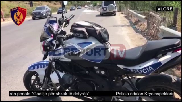 Report TV - Kryeinspektori godet me grushte vartësin në mes të rrugës/VIDEO