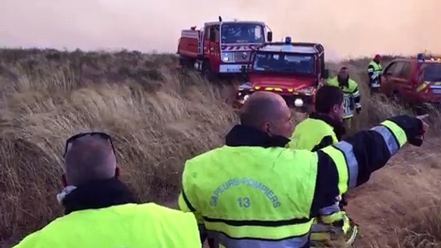 Port-de-Bouc : un incendie parcourt 40 hectares, 200 pompiers sur place