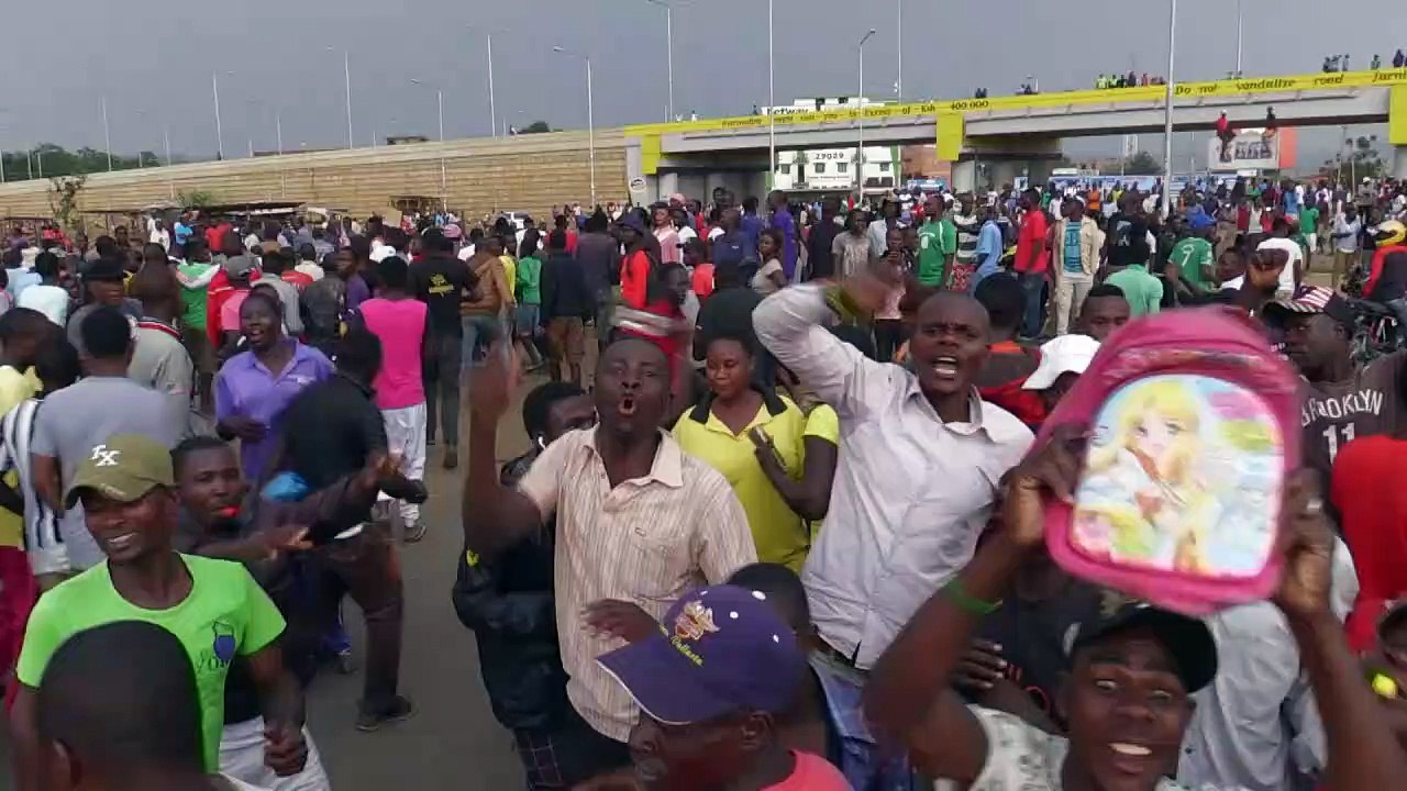 Kenya: fêtes dans la rue en soutien à Odinga
