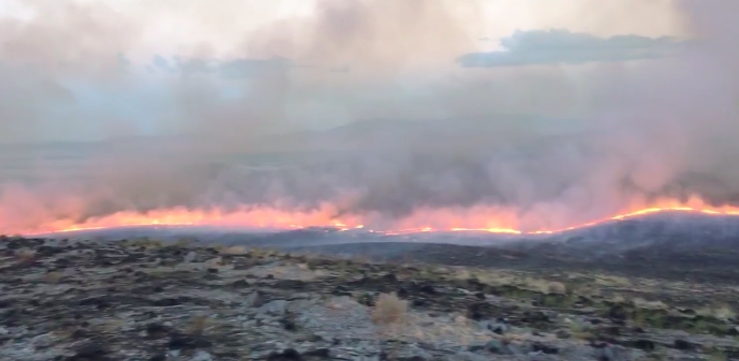 Firefighters Contain 9,800-Acre Dune Fire in Nevada
