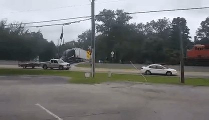 Train Crashes Into Semi-Trailer South of Atlanta