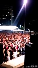 Multidão grita FORA TEMER em show no Recife