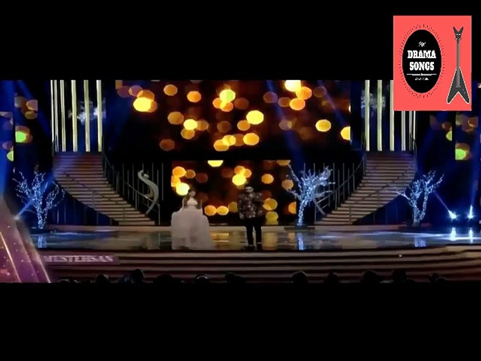 MOMINA MOHTESAN AND ASIM AZHAR SINGING TERA NAAL KYUN LAYAN AKHYAN ON HUM STYLE AWARD SHOW
