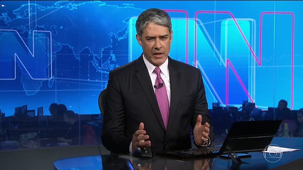 Jornal Nacional 10/08/2017 Com RJ falido, sem pagar servidores, Pezão lança edital para alugar jatinho - Globo Play
