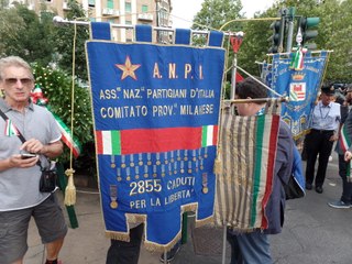 Télécharger la video: PIAZZALE LORETO 10 AGOSTO 1944 / 2017 (MILANO, WWII ITALY)