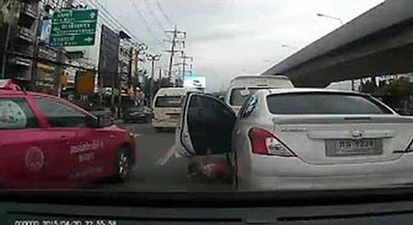 Heart-Stopping Dash Cam Video Shows Toddler Falling Out Of Car Onto Busy Bangkok Street