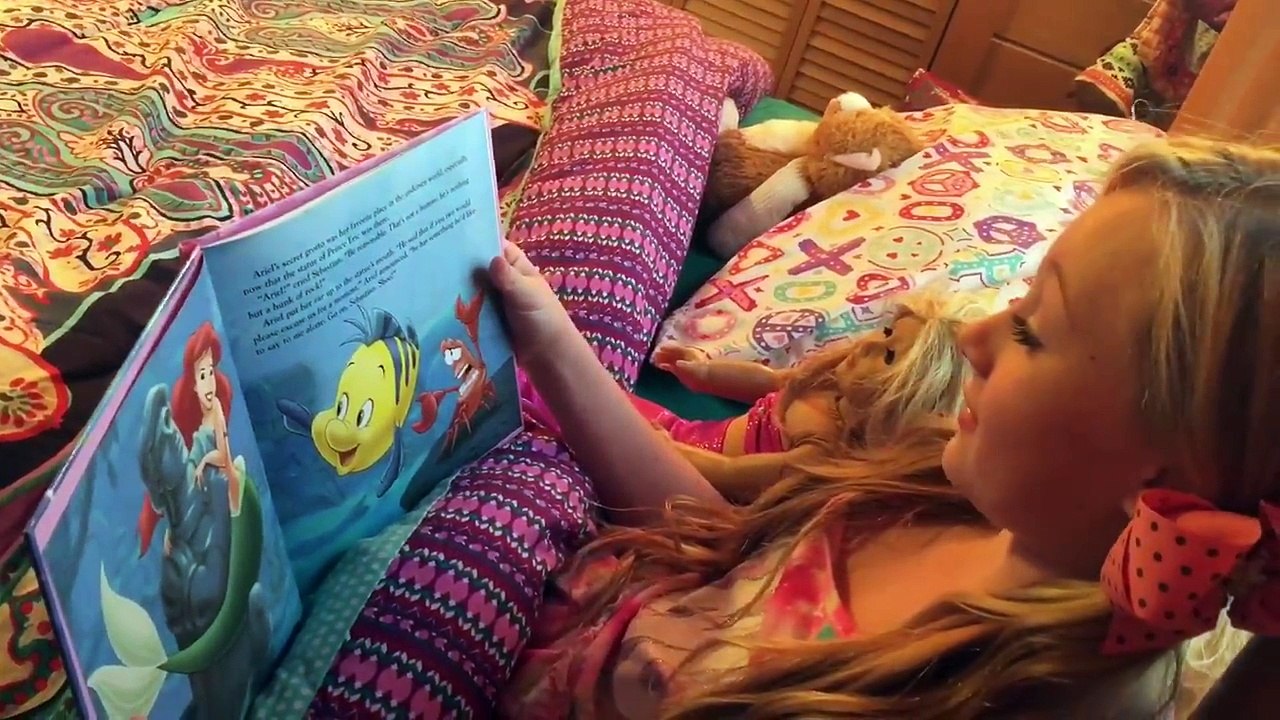 The day Princess Ella become a real mermaid. She has to be rescued by Batman. W/ blind bag