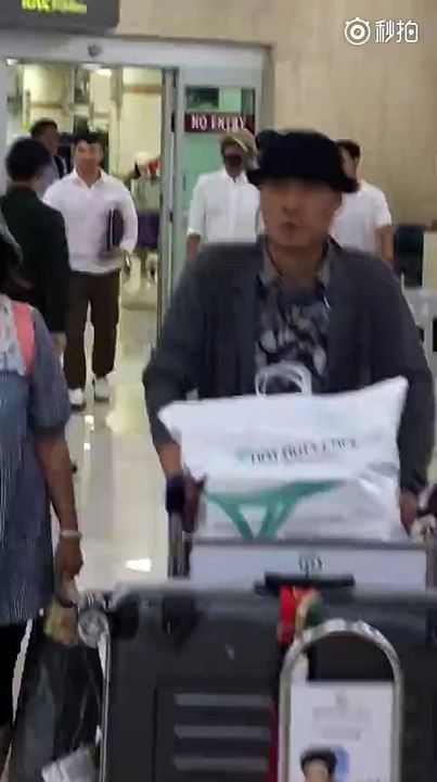 JANG KEUN SUK AT HANEDA AIRPORT ARRİVAL TO GIMPO AIRPORT KOREA 10.08.2017